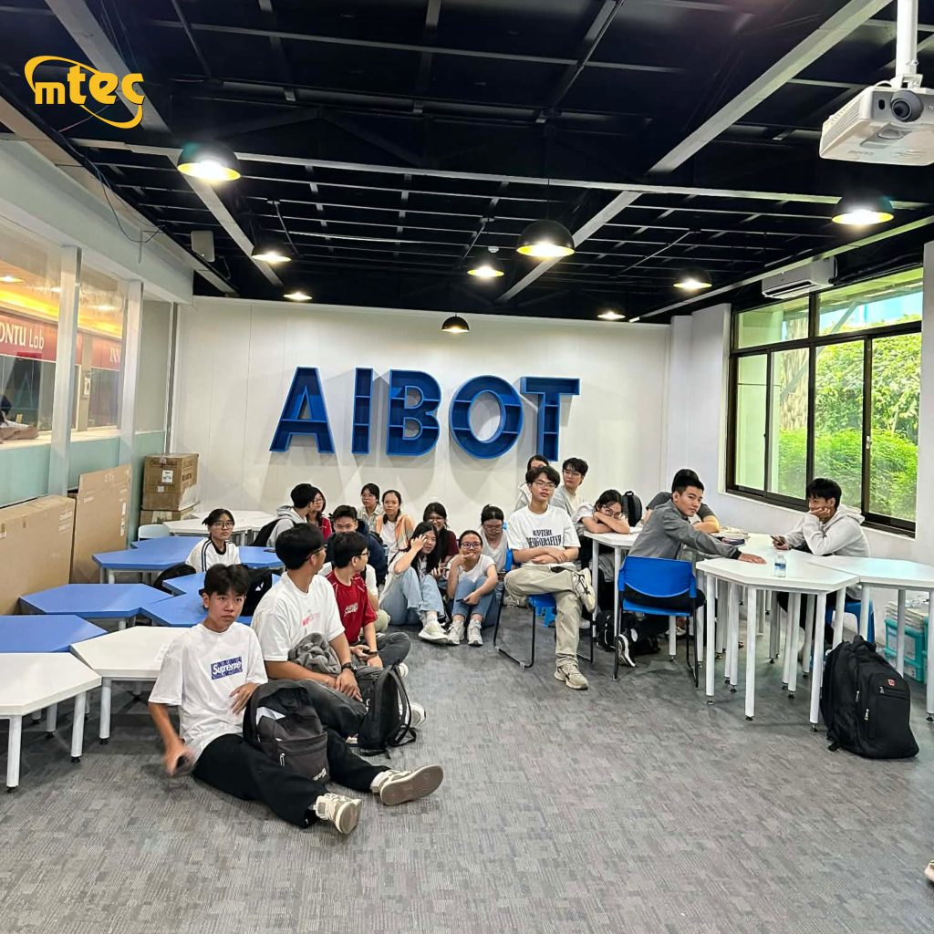 Học sinh MTEC và một buổi “chạm” vào công nghệ